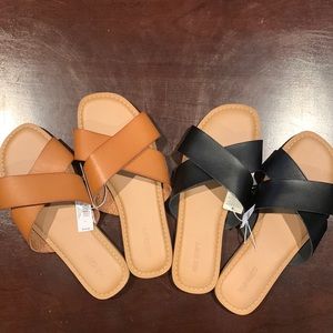 NWT size 8 sandals. Listing includes both pair